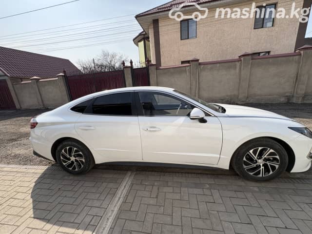 Hyundai Sonata VIII (DN8) 2.0hyb AT