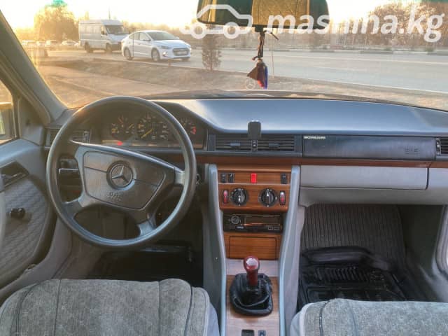 Mercedes-Benz W124 200 2.0 MT
