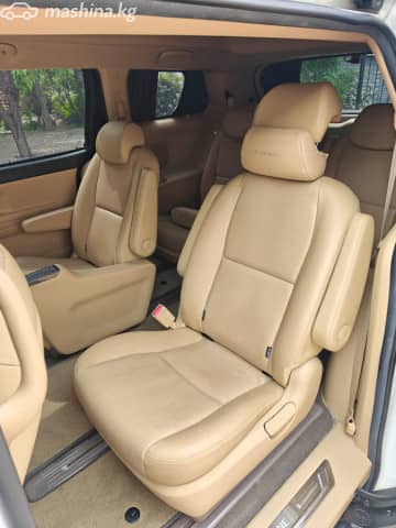 Kia Carnival III 2.2d AT
