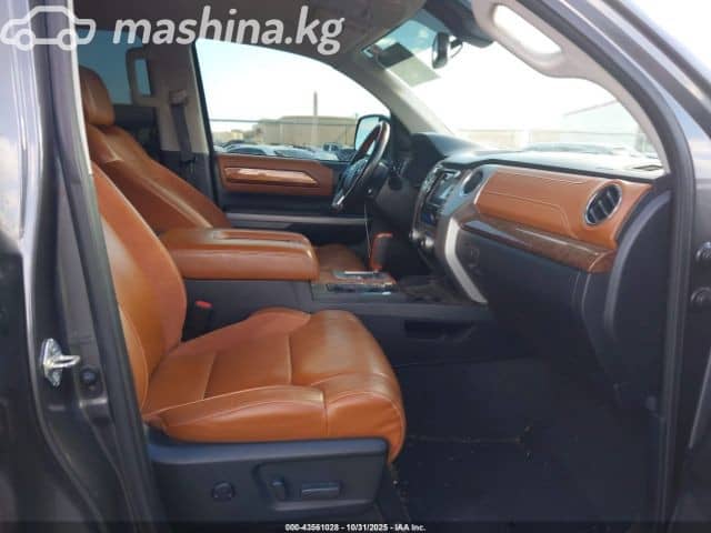 Toyota Tundra II Рестайлинг CrewMax 5.7 AT 4WD
