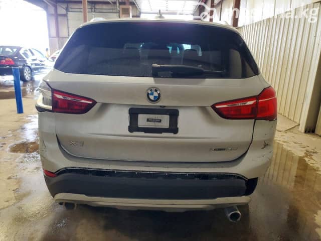 BMW X1 II (F48) Рестайлинг 28i xDrive 2.0 AT 4WD