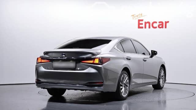 Lexus ES VII 300h 2.5hyb CVT