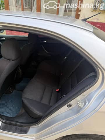 Honda Accord VII Рестайлинг 2.0 MT