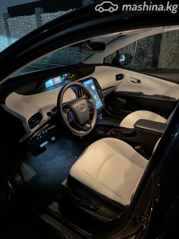 Toyota Prius IV Рестайлинг (XW50) 1.8hyb AT