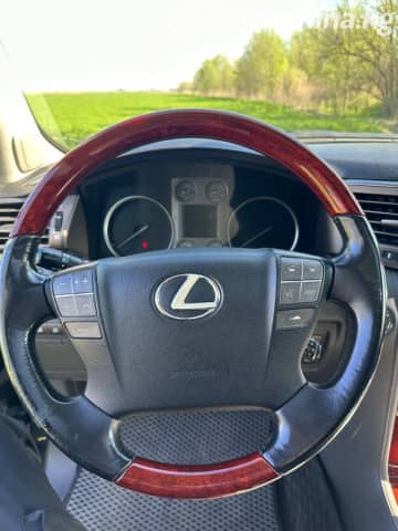 Lexus LX III 570 5.7 AT 4WD