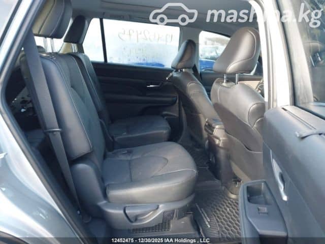 Toyota Grand Highlander 2.5hyb CVT 4WD