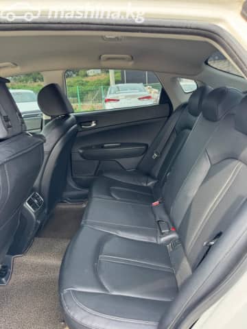 Kia K5 II 2.0 AT