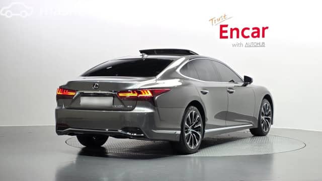 Lexus LS V Рестайлинг 500h 3.5hyb AT 4WD