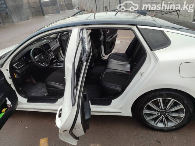 Kia K5 II 2.0 AT