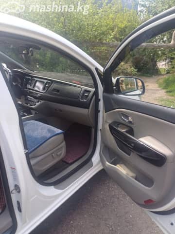 Kia Carnival III 2.2d AT