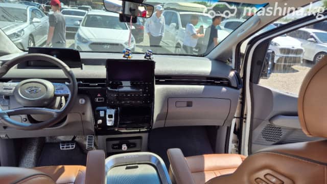 Hyundai Staria 3.5 AT