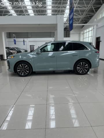 LiXiang L6 1.5hyb AT 4WD