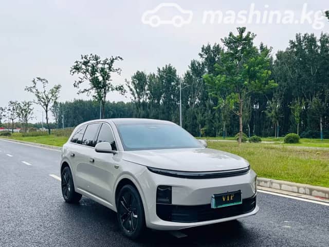 LiXiang L6 1.5hyb AT 4WD
