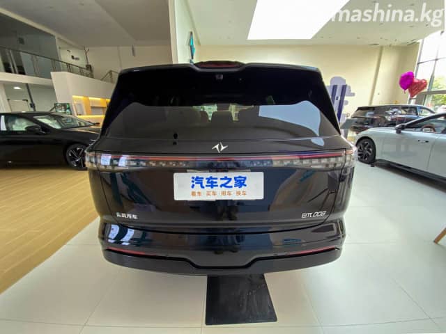 Dongfeng eπ 008 82.28 kWh 1.5hyb AT 4WD