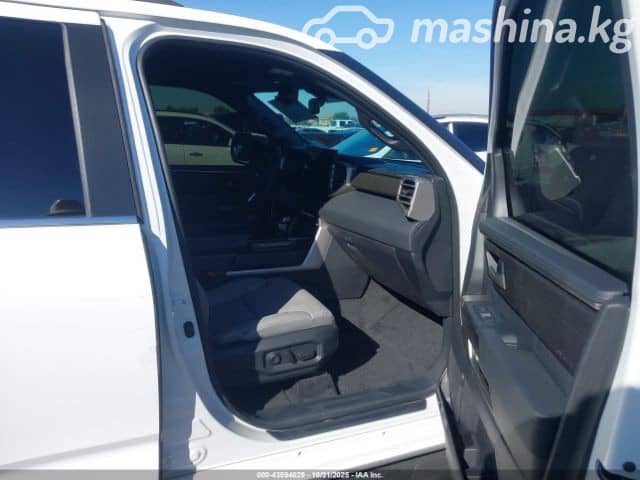 Toyota Sequoia III 3.5hyb AT 4WD