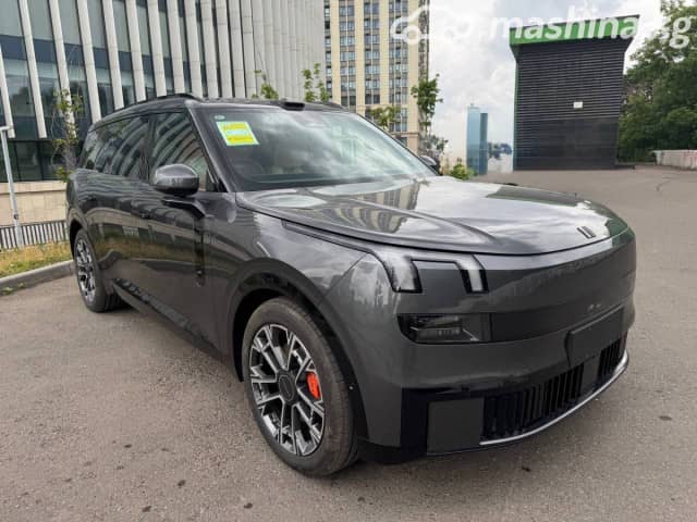 Lynk & Co 900 2.0hyb AT 4WD