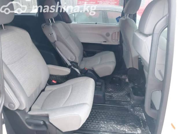 Toyota Sienna IV 2.5hyb AT 4WD