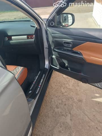 Mitsubishi Outlander III Рестайлинг 2 2.4 CVT 4WD
