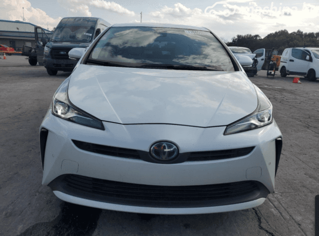 Toyota Prius IV Рестайлинг (XW50) 1.8hyb AT