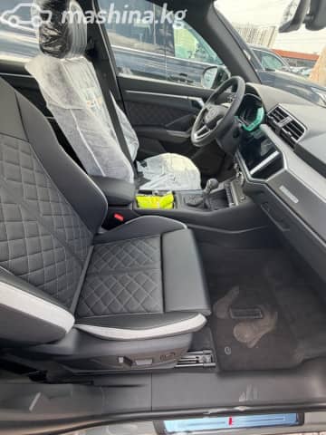 Audi Q3 II (F3) 40 TFSI 2.0 AT 4WD
