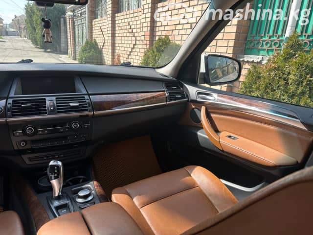 BMW X5 II (E70) 30i 3.0 AT 4WD