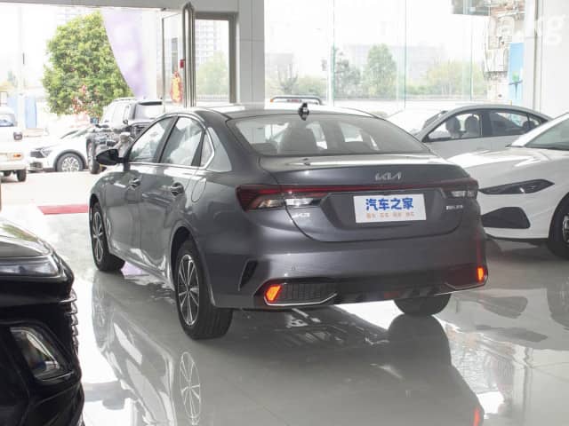 Kia K3 II China Market Рестайлинг 1.5 CVT