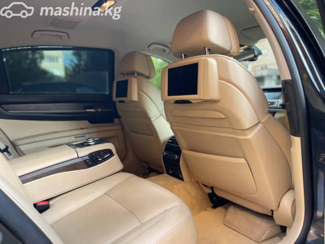 BMW 7 серии V (F01/F02/F04) 750Li xDrive 4.4 AT 4WD