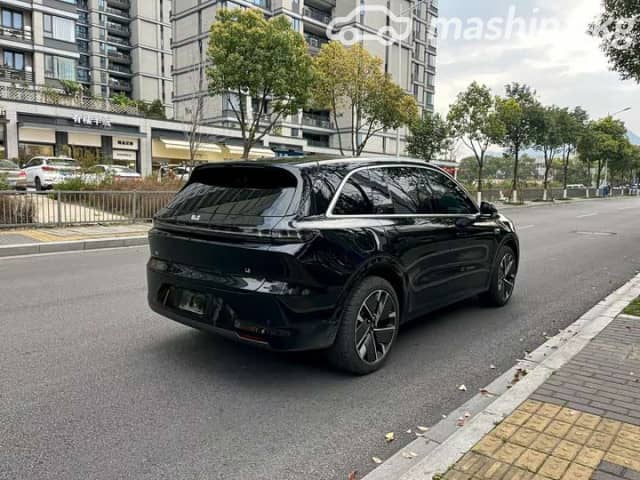 LiXiang L6 1.5hyb AT 4WD