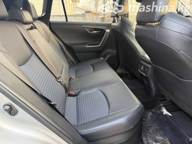 Toyota RAV4 V (XA50) 2.5hyb AT