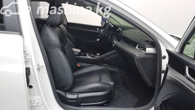 Kia K5 III 1.6 AT