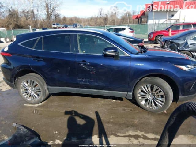 Toyota Venza II 2.5hyb CVT 4WD