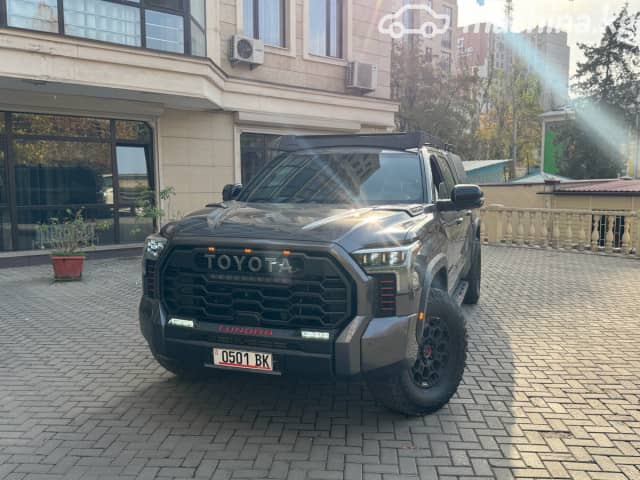 Toyota Tundra III CrewMax 3.5hyb AT 4WD