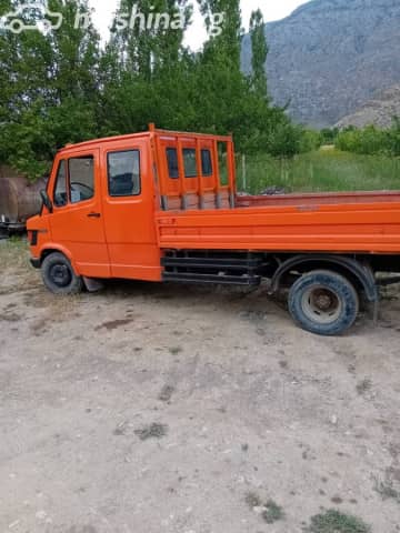 Mercedes-Benz Бортовой (4х2)