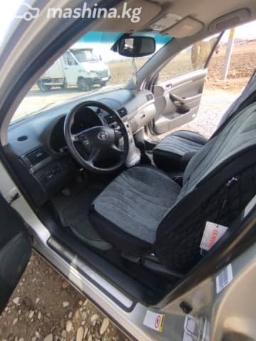 Toyota Avensis II Рестайлинг 1.8 MT