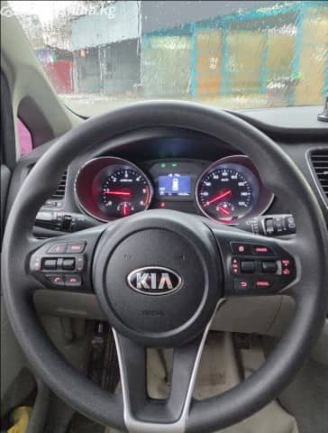 Kia Carnival III 2.2d AT