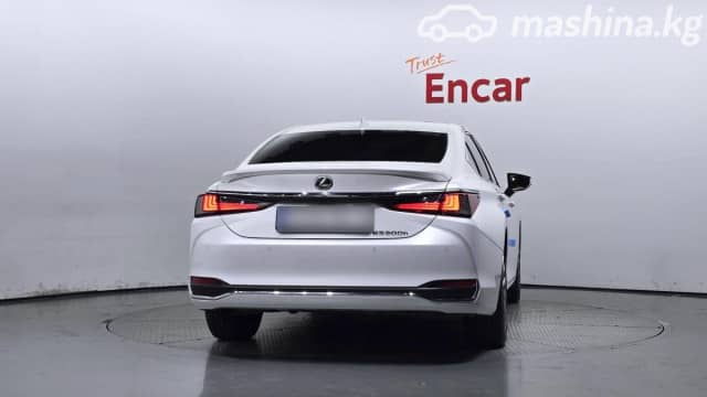 Lexus ES VII Рестайлинг 300h 2.5hyb CVT