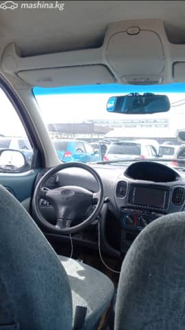 Toyota Yaris Verso 1.3 MT