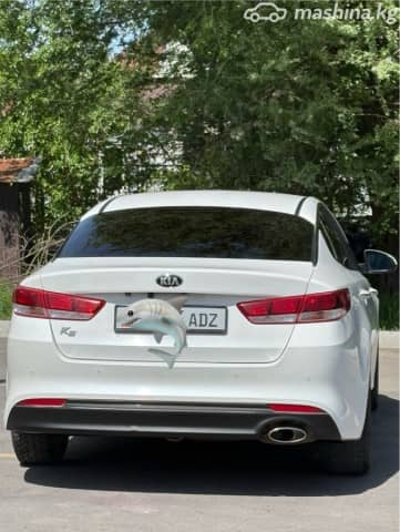 Kia K5 II 2.0 AT