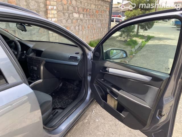 Opel Astra H 1.6 MT