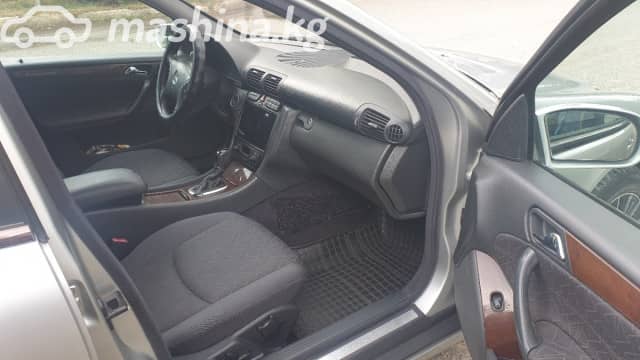 Mercedes-Benz C-Класс II (W203) 240 2.6 AT 4WD