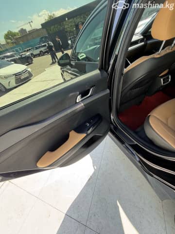 Kia K5 III 1.6 AT