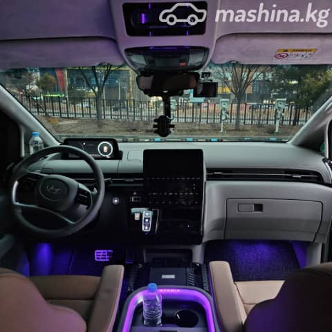 Hyundai Staria 2.2d AT