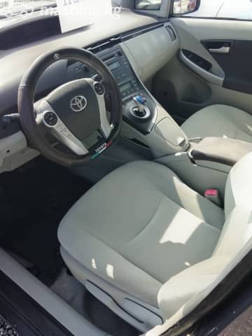 Toyota Prius III (XW30) Plug-in Hybrid 1.8hyb AT