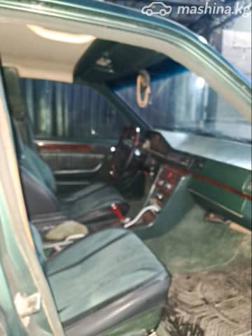 Mercedes-Benz E-Класс I (W124) 320 3.2 MT