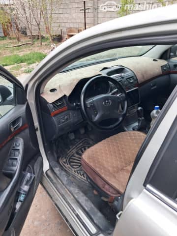 Toyota Avensis II 1.8 MT