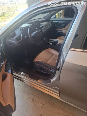 Lexus ES VII 300h 2.5hyb CVT
