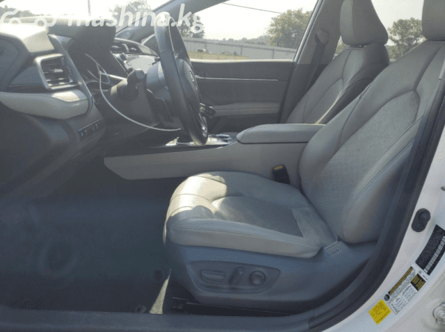 Toyota Camry VIII (XV70) 2.5 AT