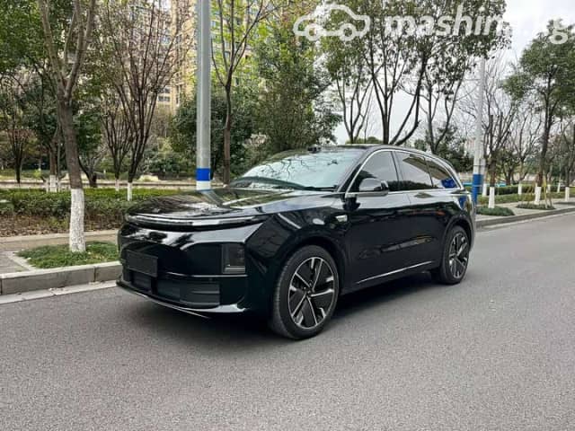 LiXiang L6 1.5hyb AT 4WD