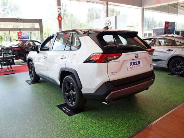 Toyota RAV4 V (XA50) 2.0 CVT 4WD