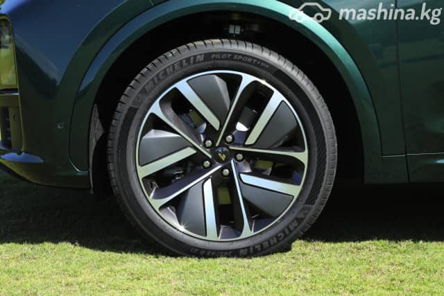 LiXiang L7 Рестайлинг 1.5hyb AT 4WD